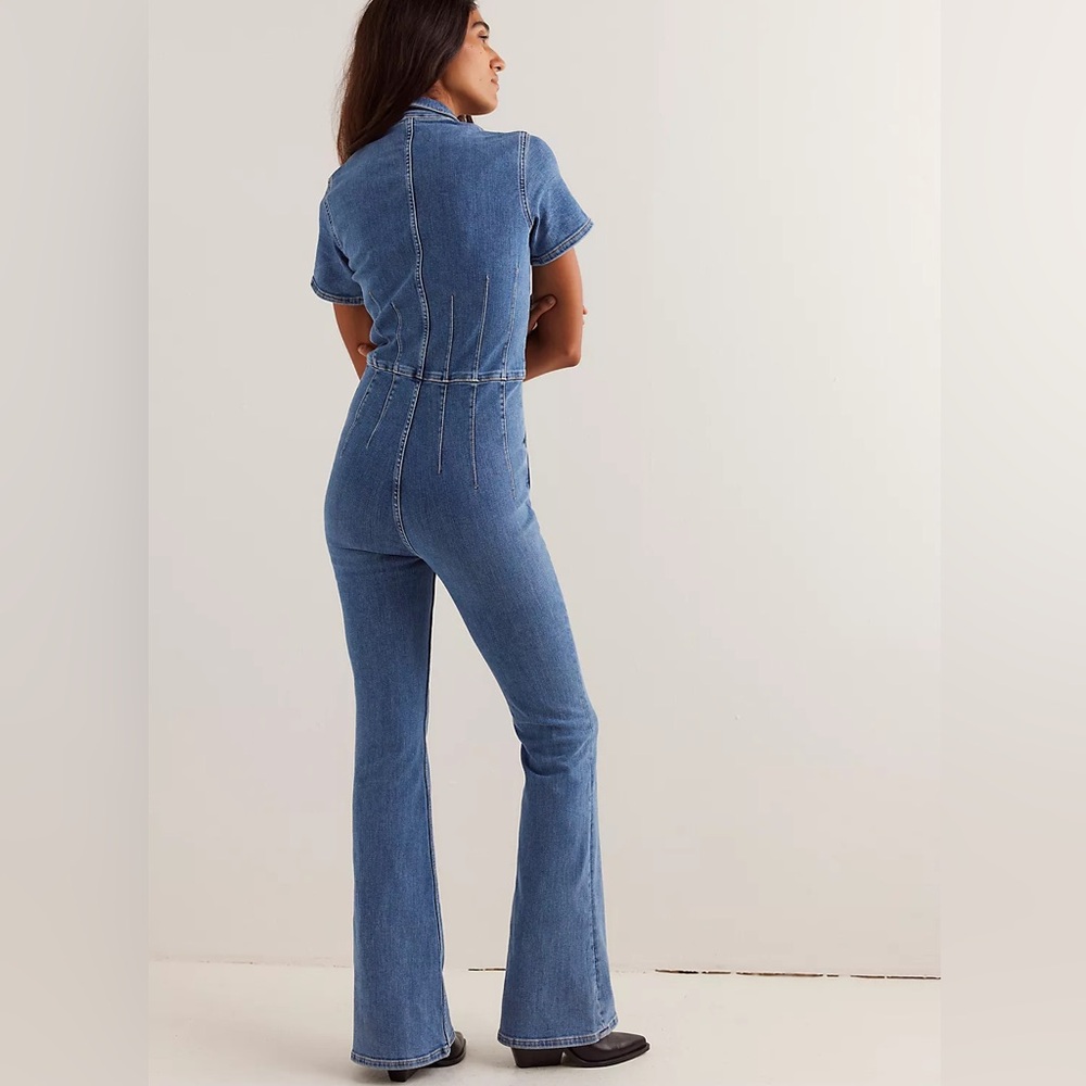 Free People we the free Jade flare jumpsuit denim  Blue Denim Jumpsuit NWT - Picture 4 of 5